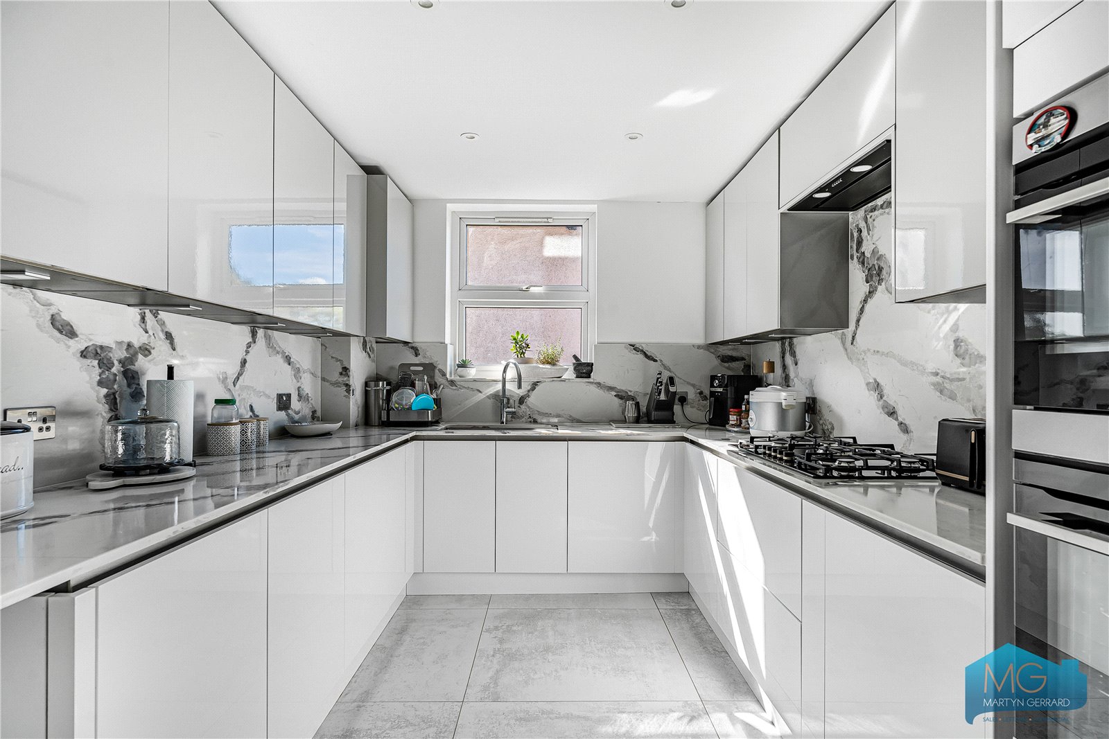 3 bedroom Apartment for sale - Martyn Gerrard