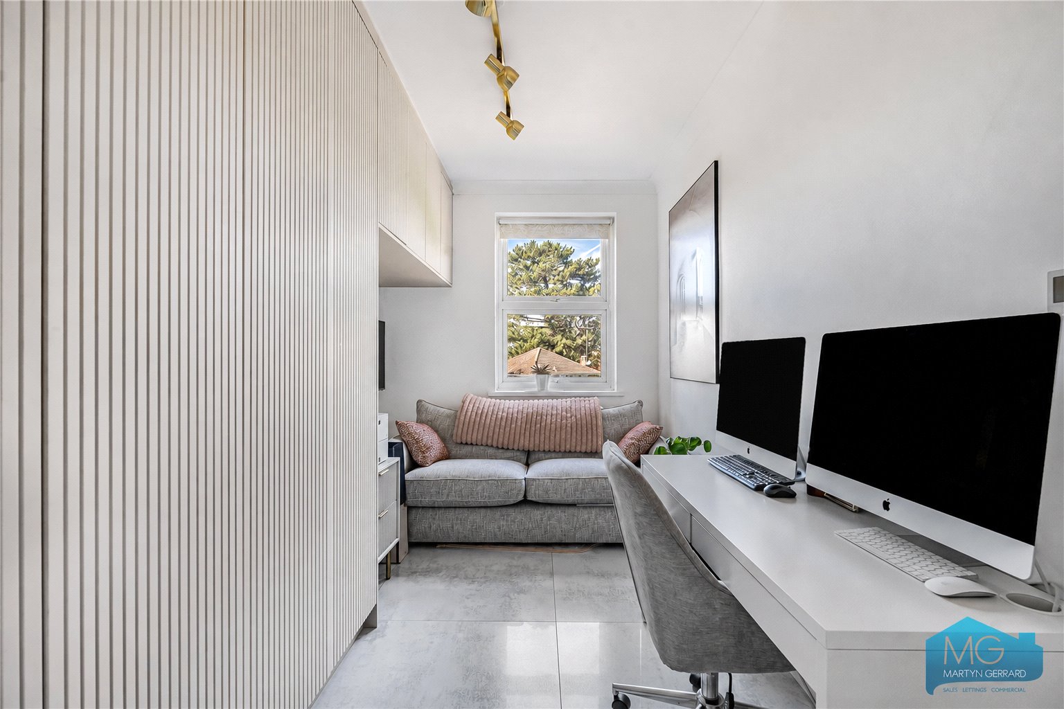 3 bedroom Apartment for sale - Martyn Gerrard