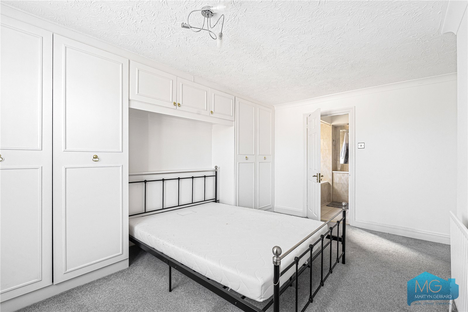 2 bedroom Apartment for sale - Martyn Gerrard
