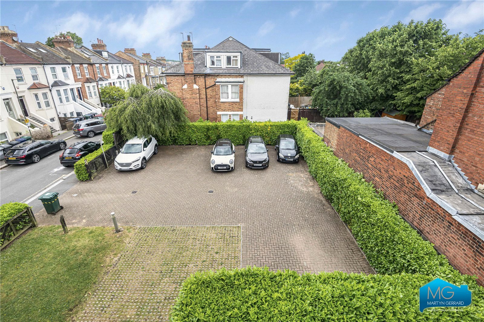 2 bedroom Apartment for sale - Martyn Gerrard
