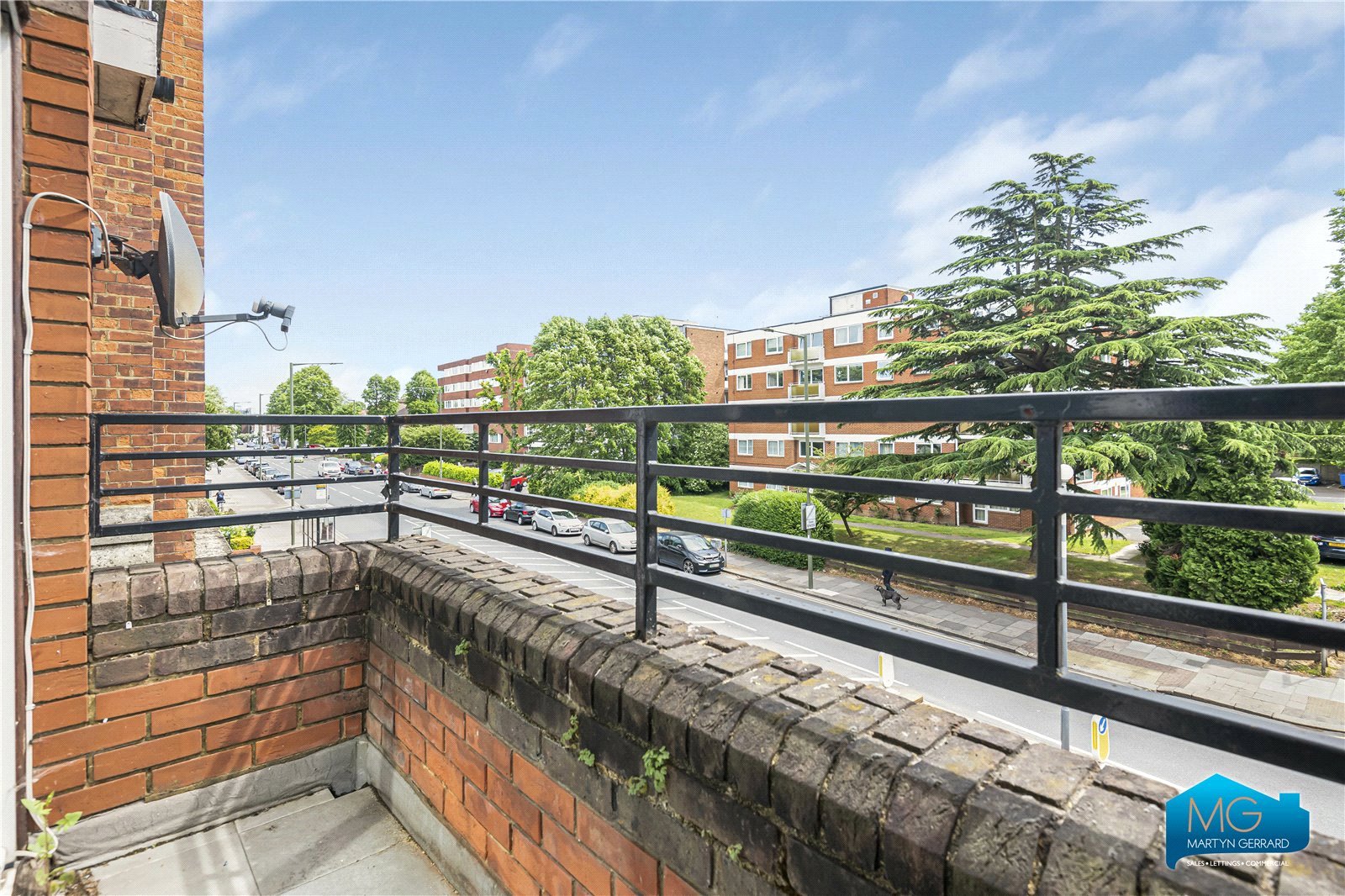 2 bedroom Apartment for sale - Martyn Gerrard