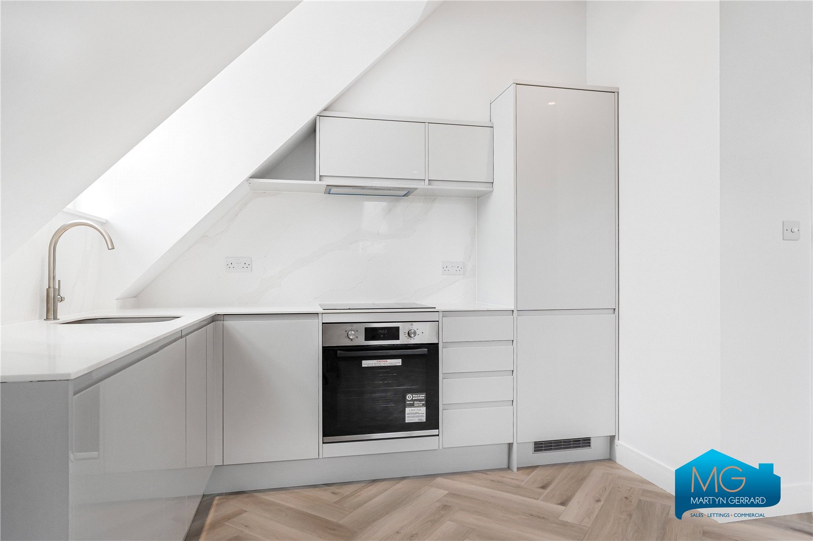 Gruneisen Road, London, N3+  - Martyn Gerrard