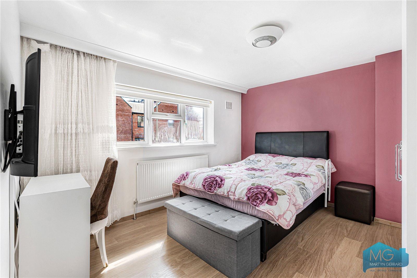 3 bedroom End of Terrace House for sale - Martyn Gerrard