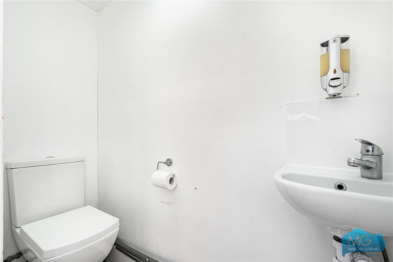 3 bedroom End of Terrace House for sale - Martyn Gerrard