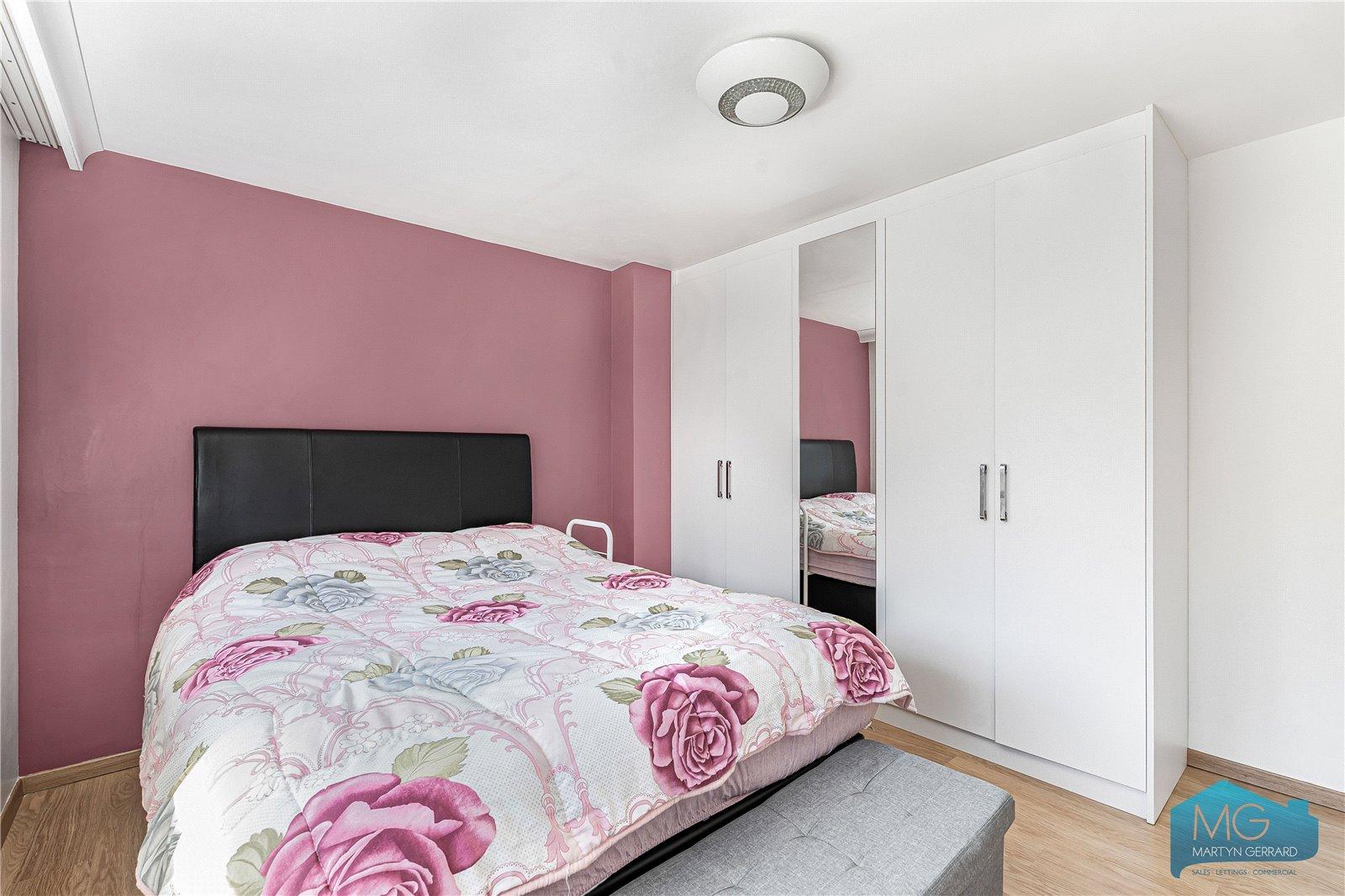 3 bedroom End of Terrace House for sale - Martyn Gerrard