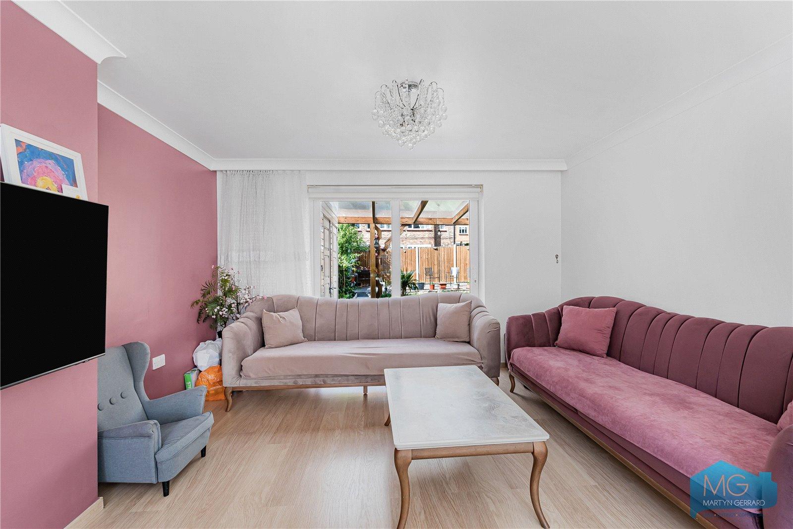 3 bedroom End of Terrace House for sale - Martyn Gerrard