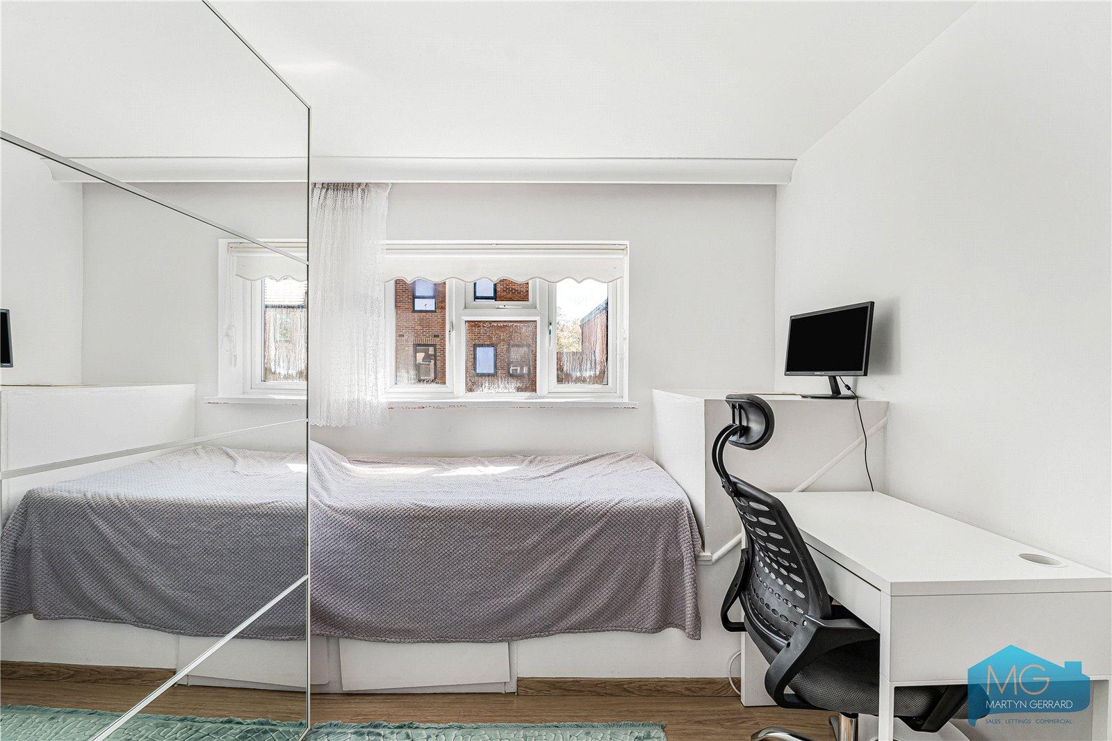 3 bedroom End of Terrace House for sale - Martyn Gerrard