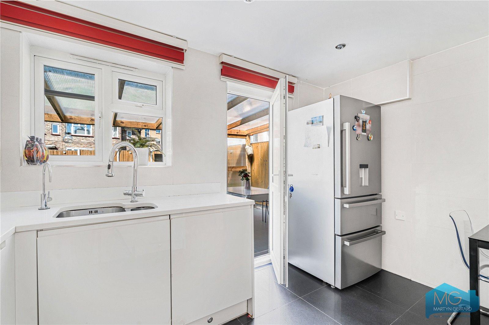 3 bedroom End of Terrace House for sale - Martyn Gerrard