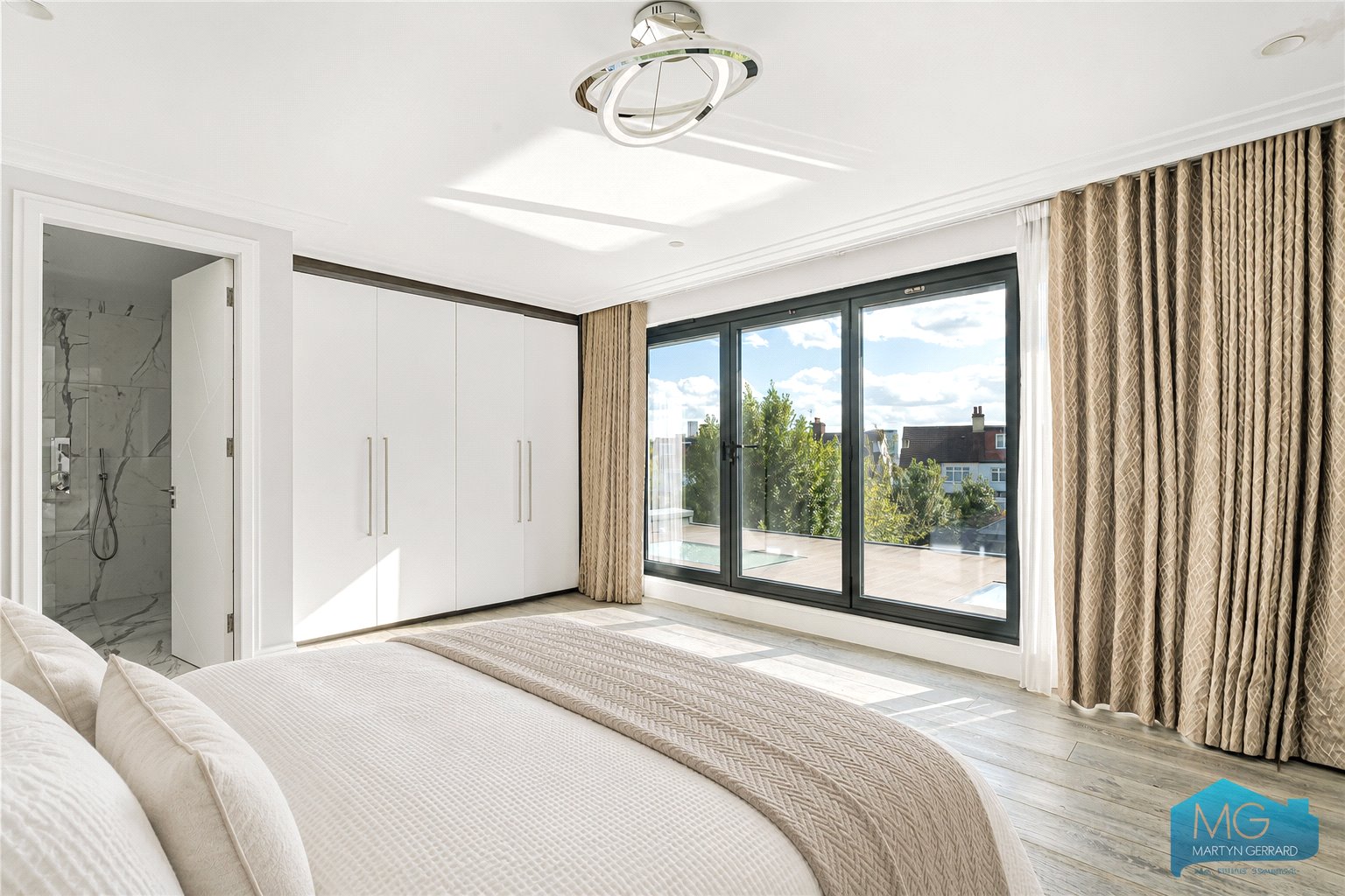 4 bedroom Detached House for sale - Martyn Gerrard