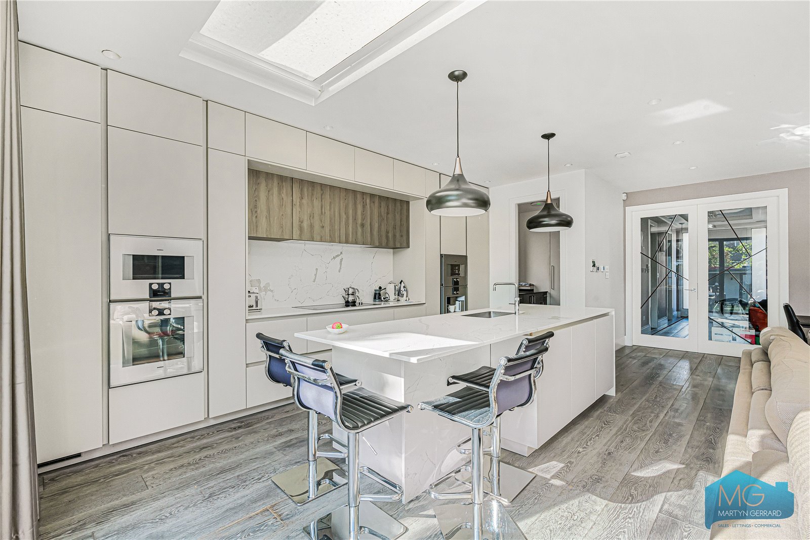 4 bedroom Detached House for sale - Martyn Gerrard
