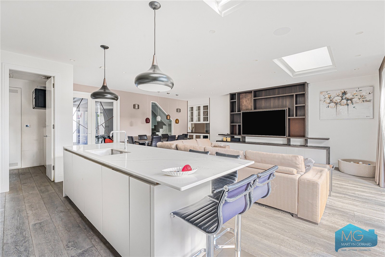 4 bedroom Detached House for sale - Martyn Gerrard