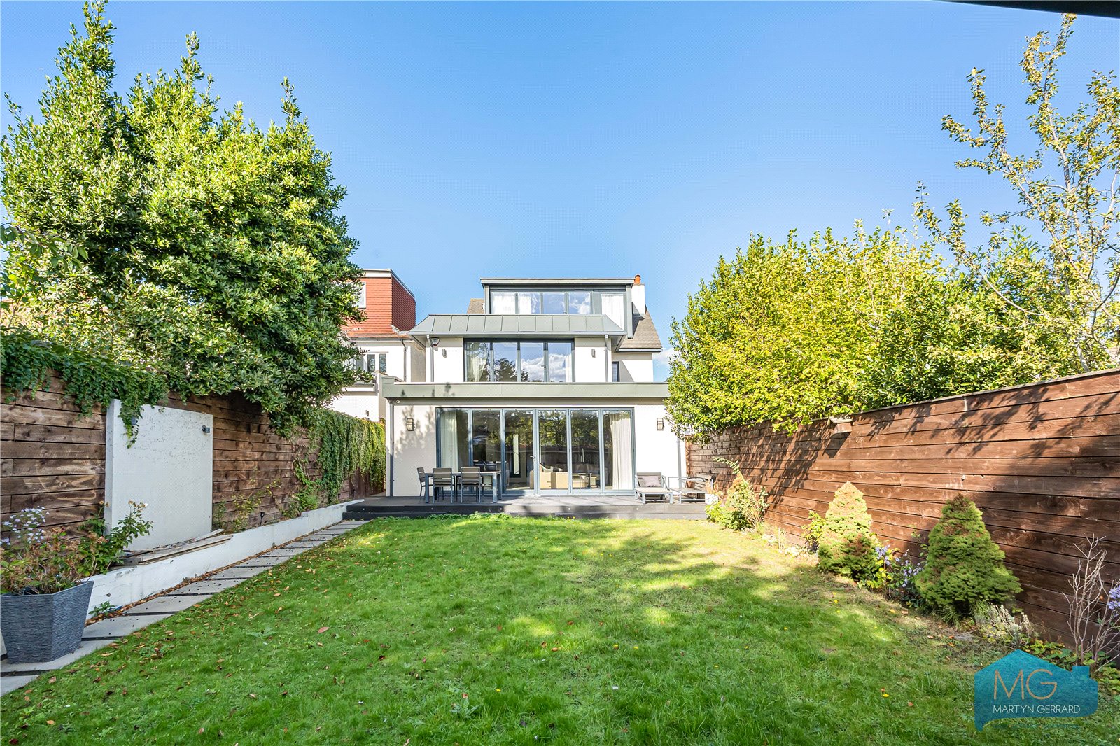 4 bedroom Detached House for sale - Martyn Gerrard