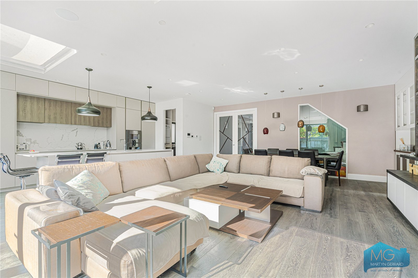 4 bedroom Detached House for sale - Martyn Gerrard