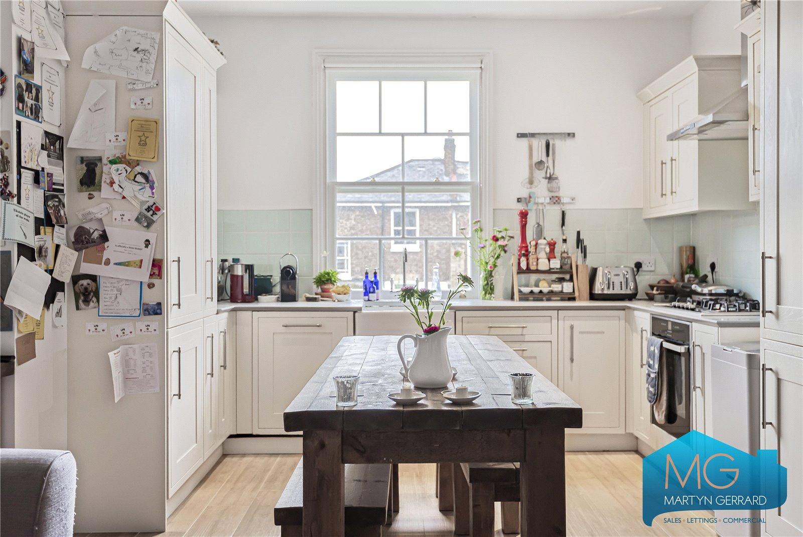 4 bedroom Apartment for sale - Martyn Gerrard