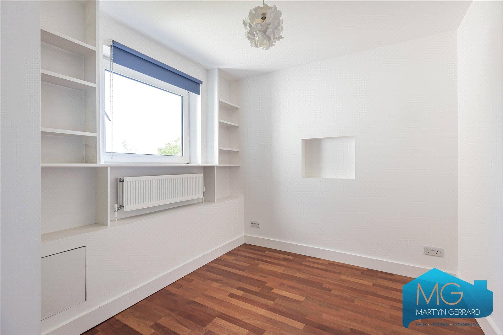 2 bedroom Apartment for sale - Martyn Gerrard