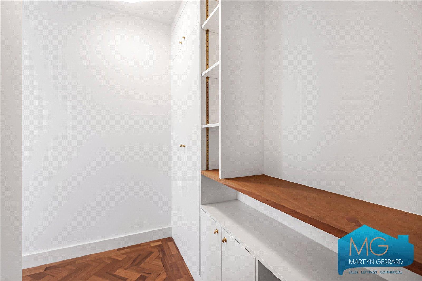 2 bedroom Apartment for sale - Martyn Gerrard