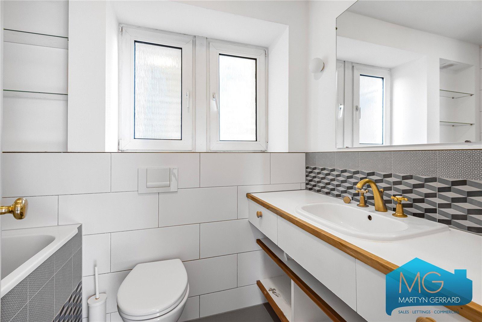 2 bedroom Apartment for sale - Martyn Gerrard