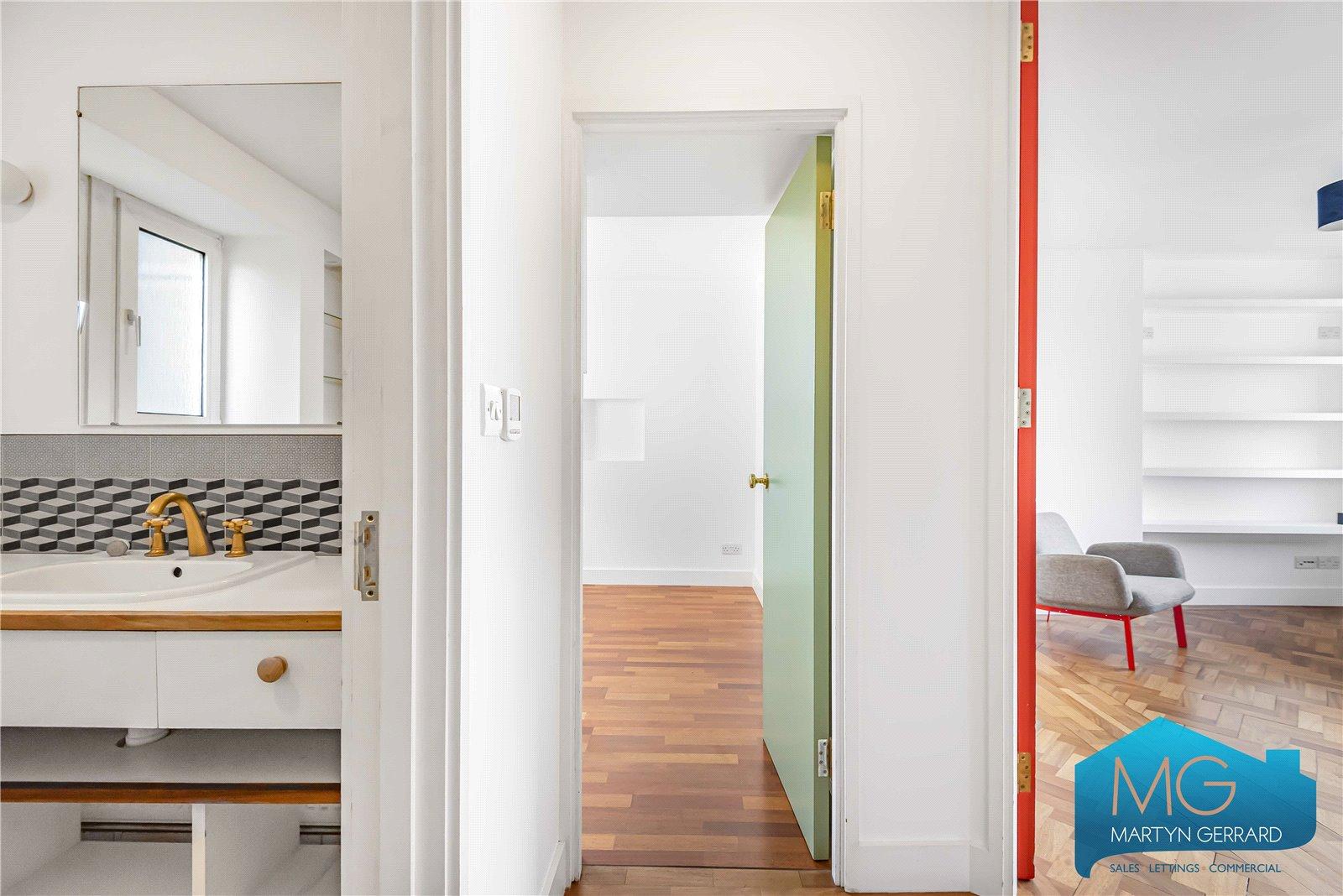 2 bedroom Apartment for sale - Martyn Gerrard