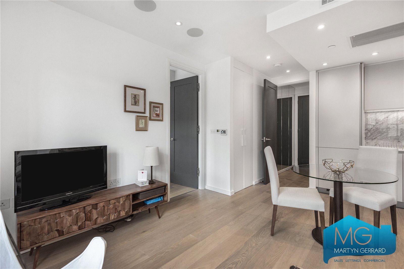 1 bedroom Apartment for sale - Martyn Gerrard