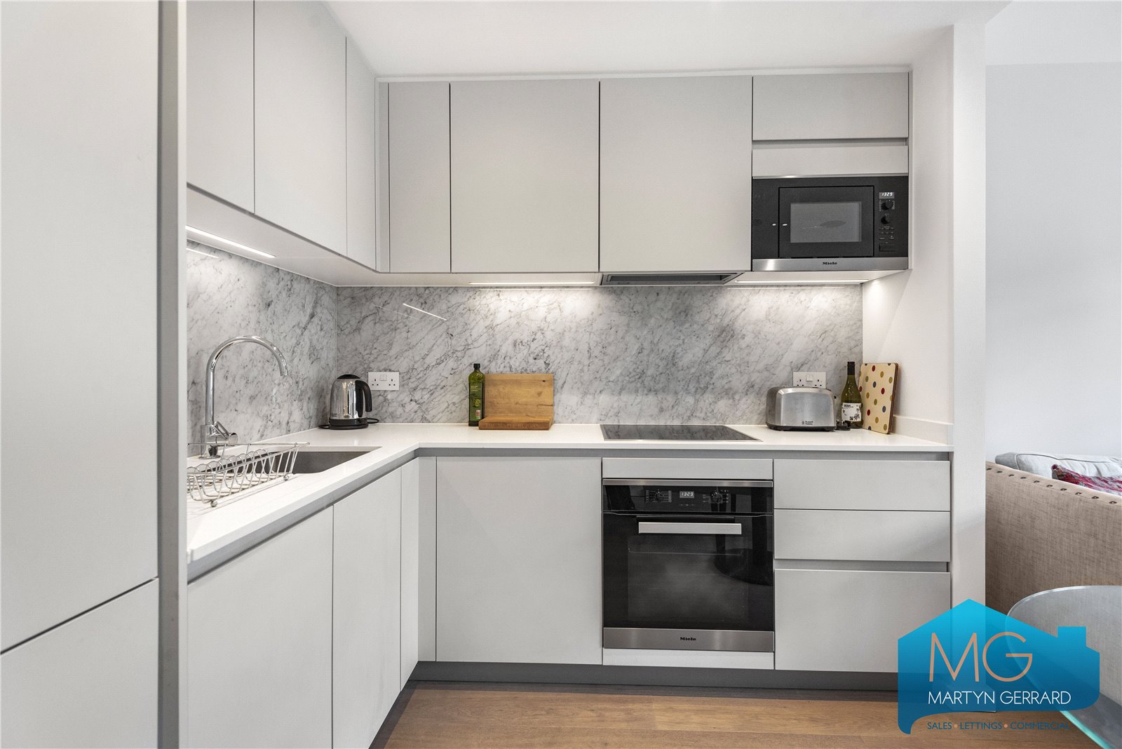 1 bedroom Apartment for sale - Martyn Gerrard