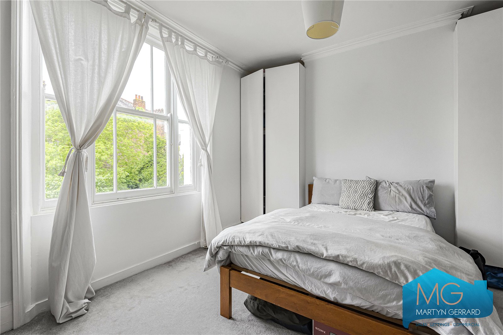Dartmouth Park Hill, Kentish Town, London, NW5+  - Martyn Gerrard