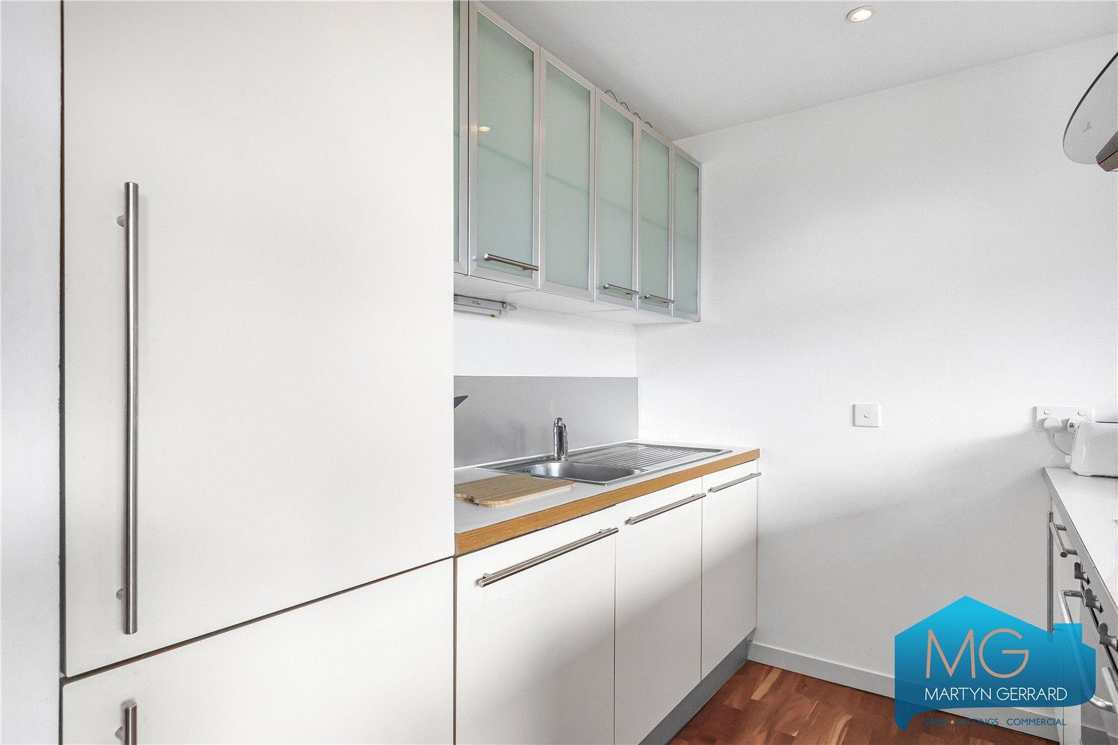 2 bedroom Apartment for sale - Martyn Gerrard