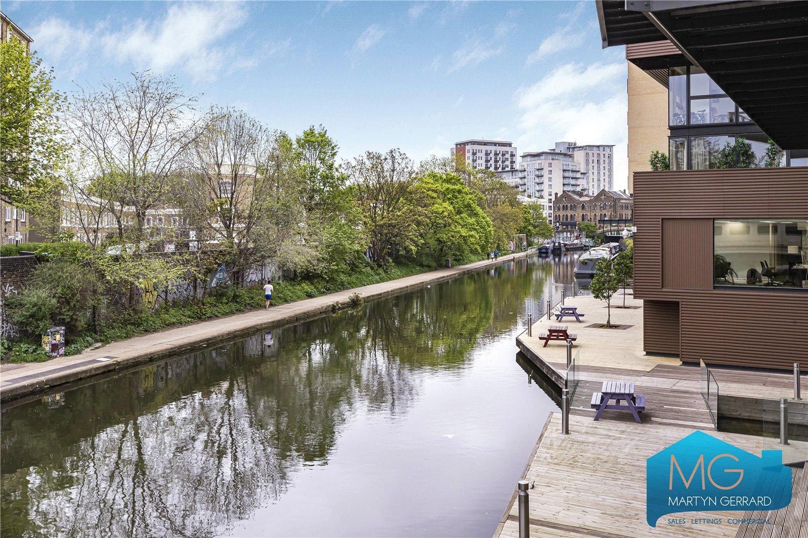 2 bedroom Apartment for sale - Martyn Gerrard