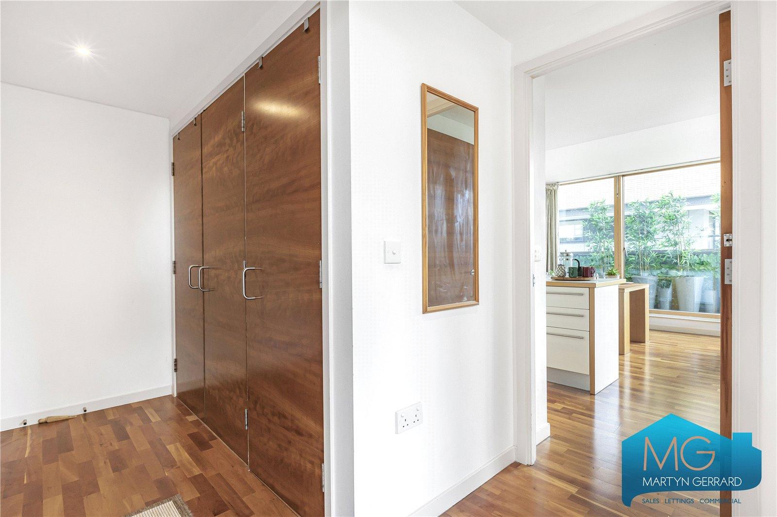 2 bedroom Apartment for sale - Martyn Gerrard