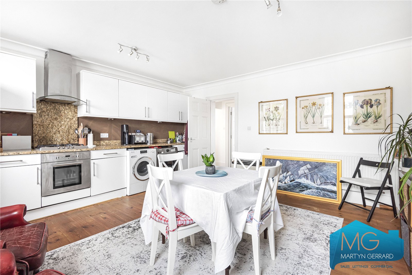 3 bedroom Apartment for sale - Martyn Gerrard