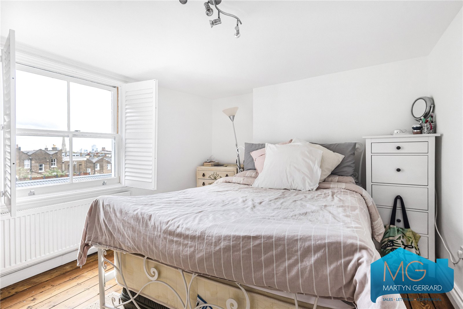 3 bedroom Apartment for sale - Martyn Gerrard