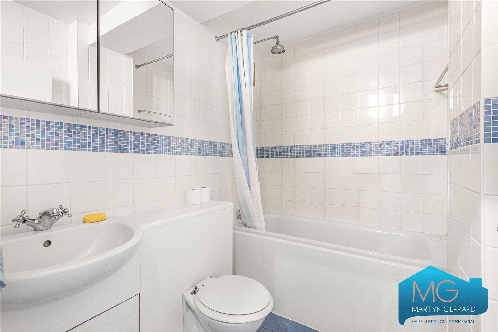 2 bedroom Apartment for sale - Martyn Gerrard