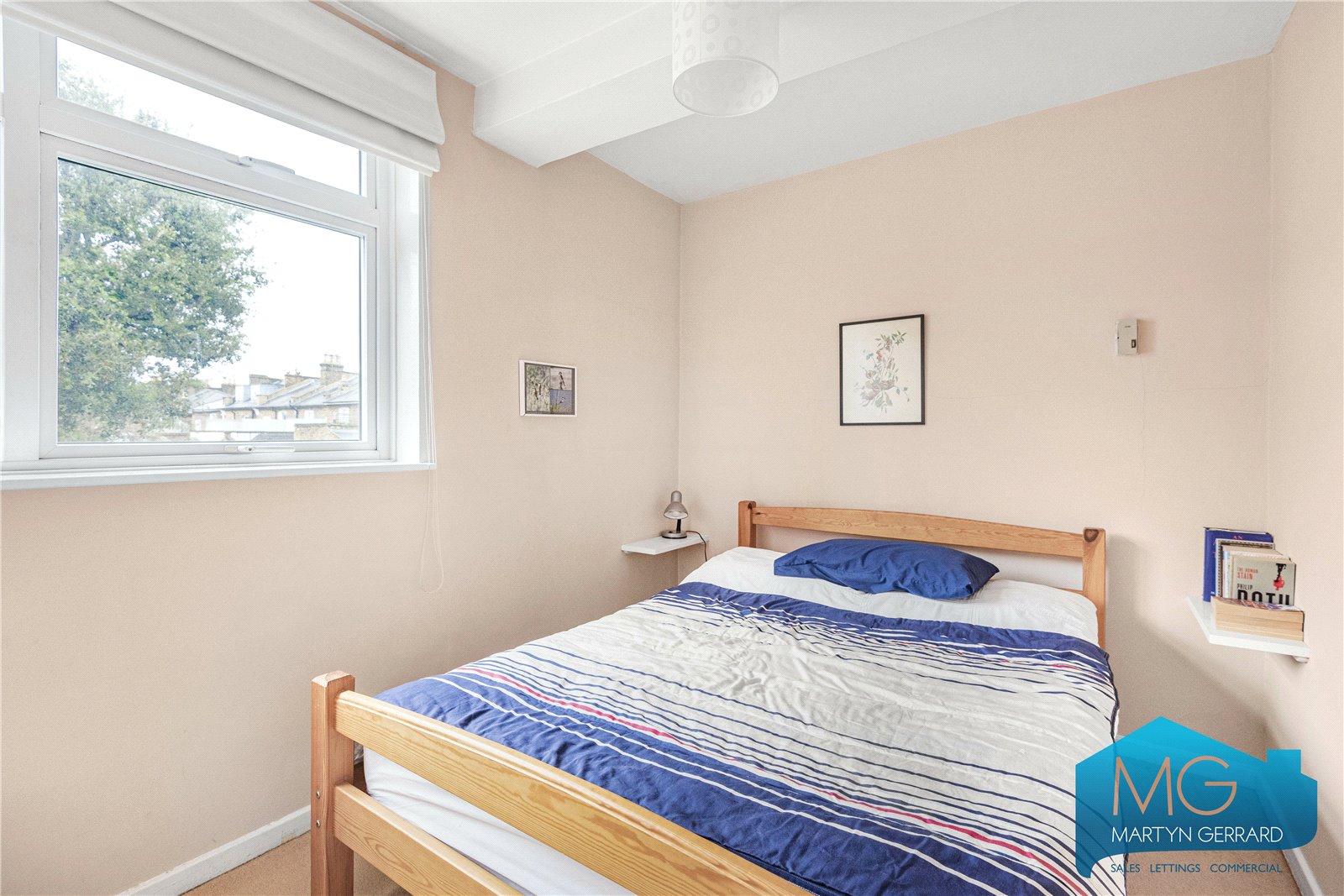 2 bedroom Apartment for sale - Martyn Gerrard