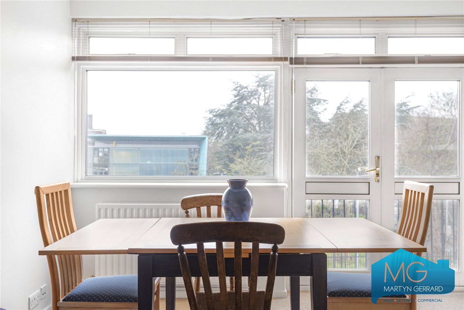 2 bedroom Apartment for sale - Martyn Gerrard
