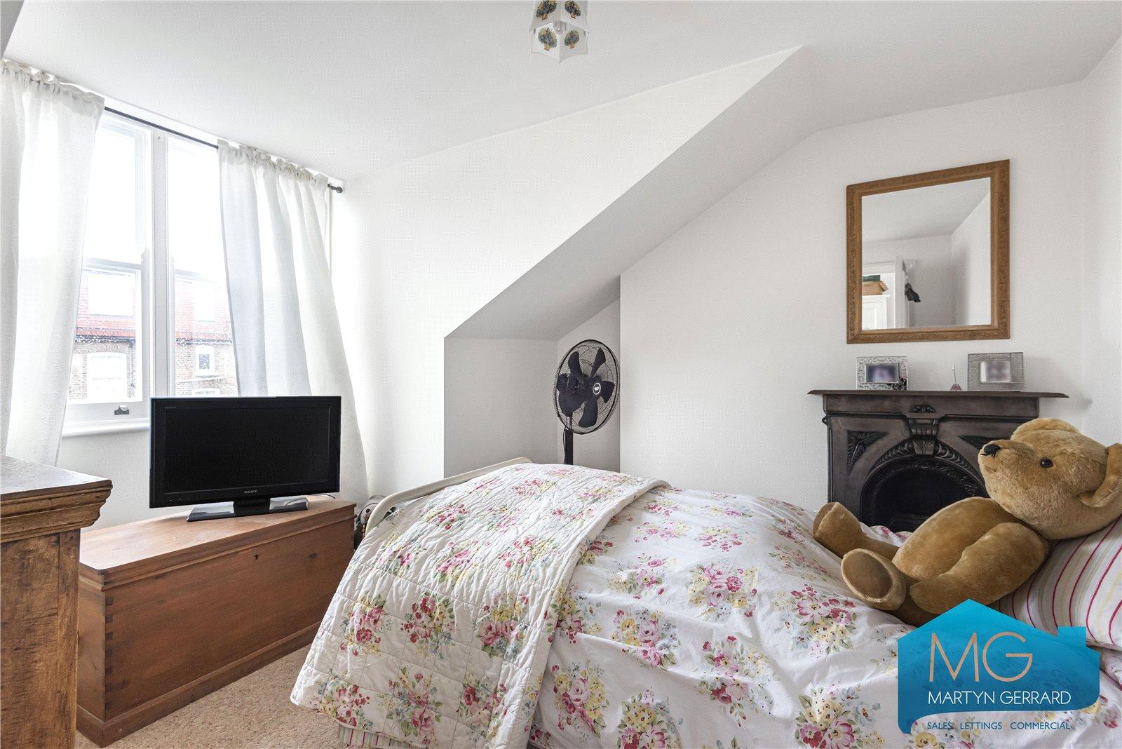 4 bedroom Terraced House for sale - Martyn Gerrard