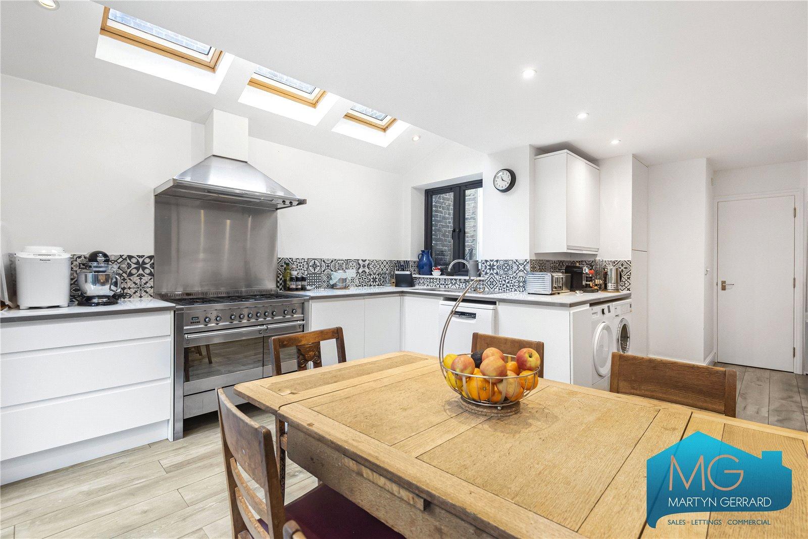 4 bedroom Terraced House for sale - Martyn Gerrard
