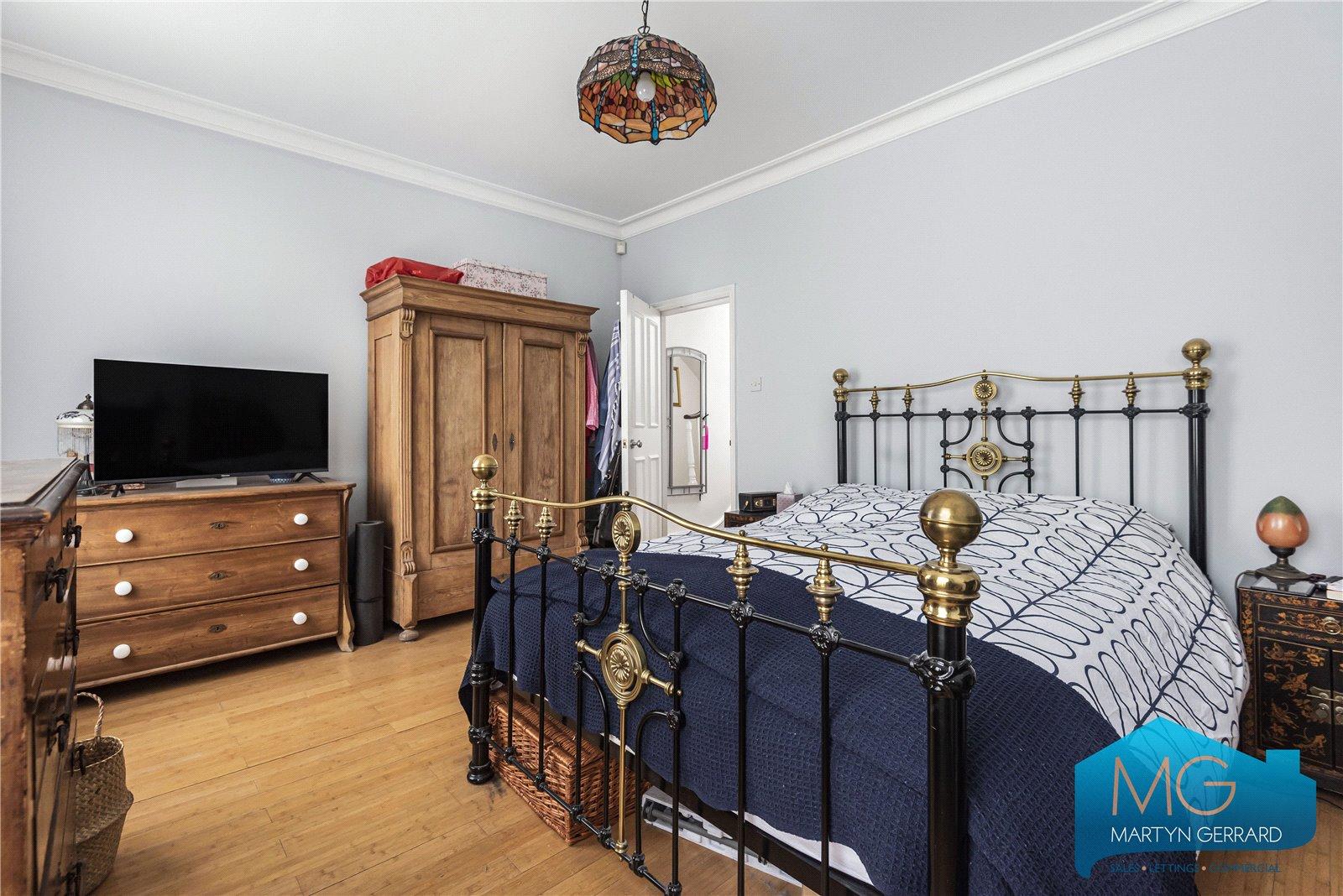 4 bedroom Terraced House for sale - Martyn Gerrard