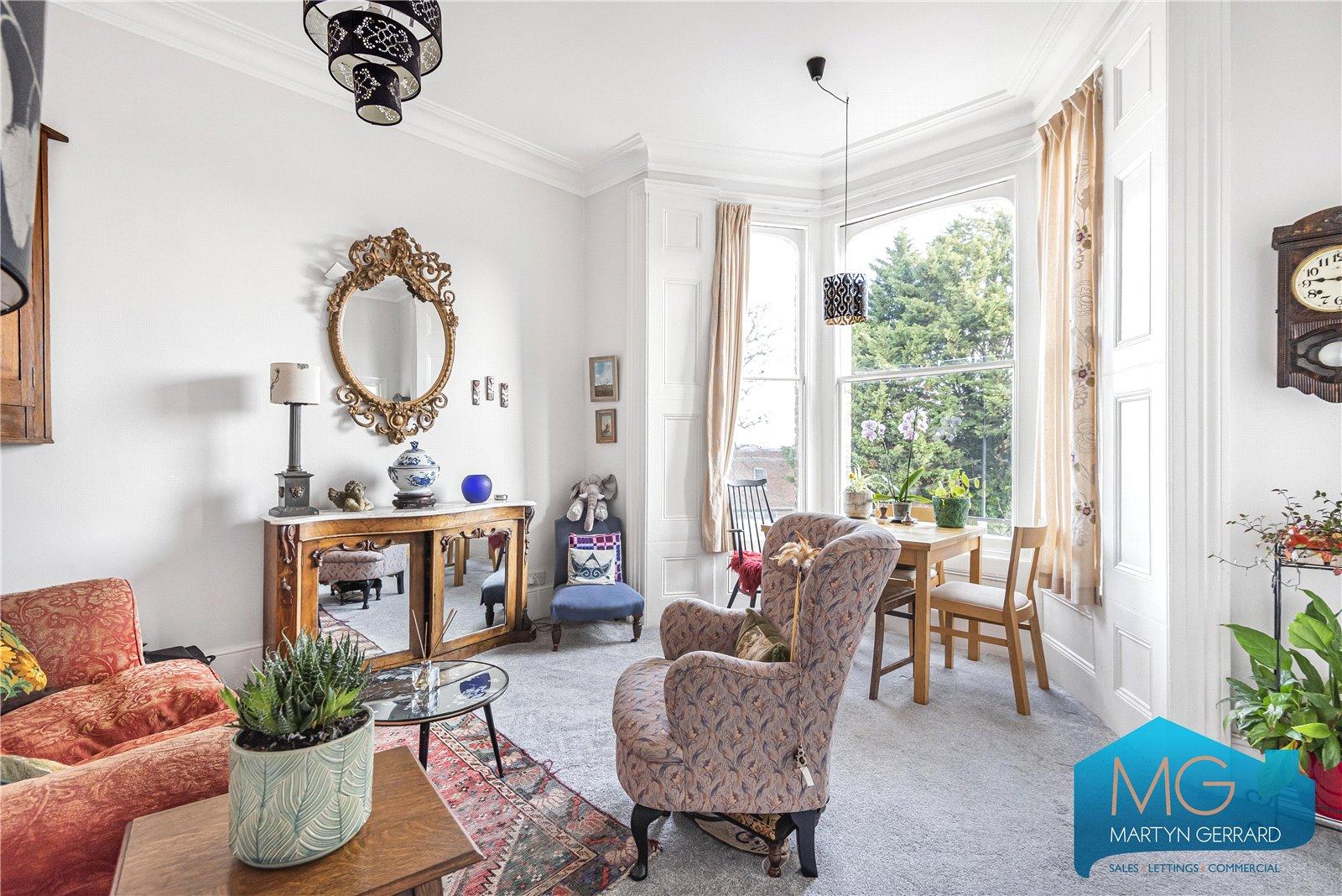 2 bedroom Apartment for sale - Martyn Gerrard