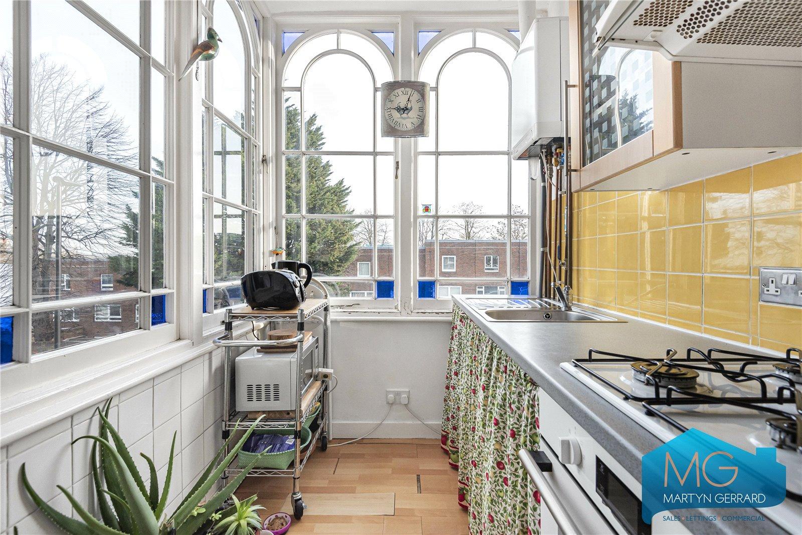 2 bedroom Apartment for sale - Martyn Gerrard