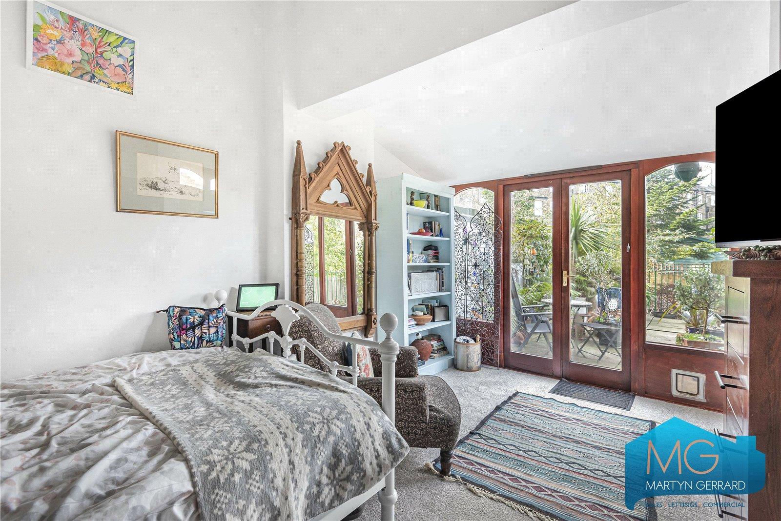 2 bedroom Apartment for sale - Martyn Gerrard