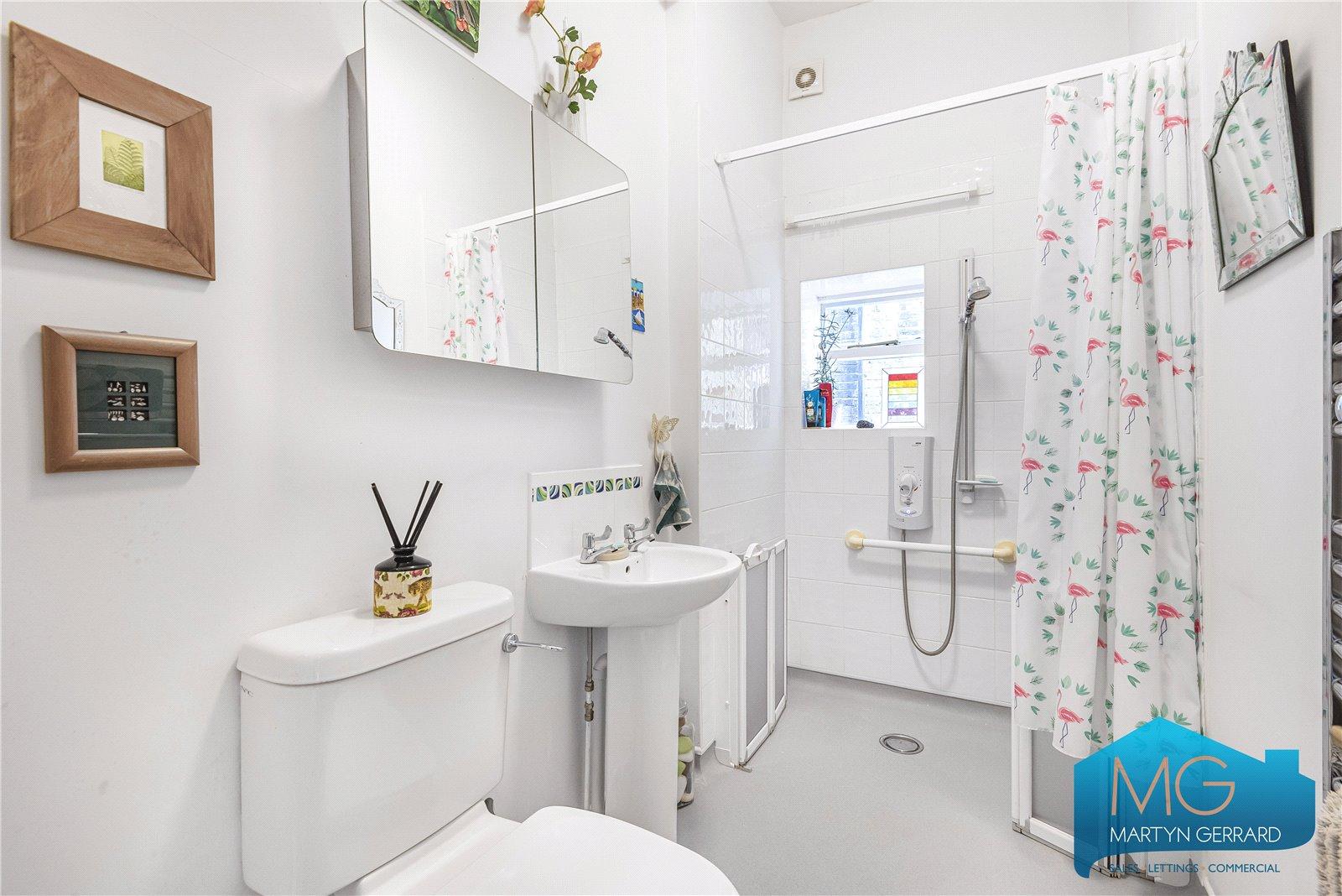2 bedroom Apartment for sale - Martyn Gerrard