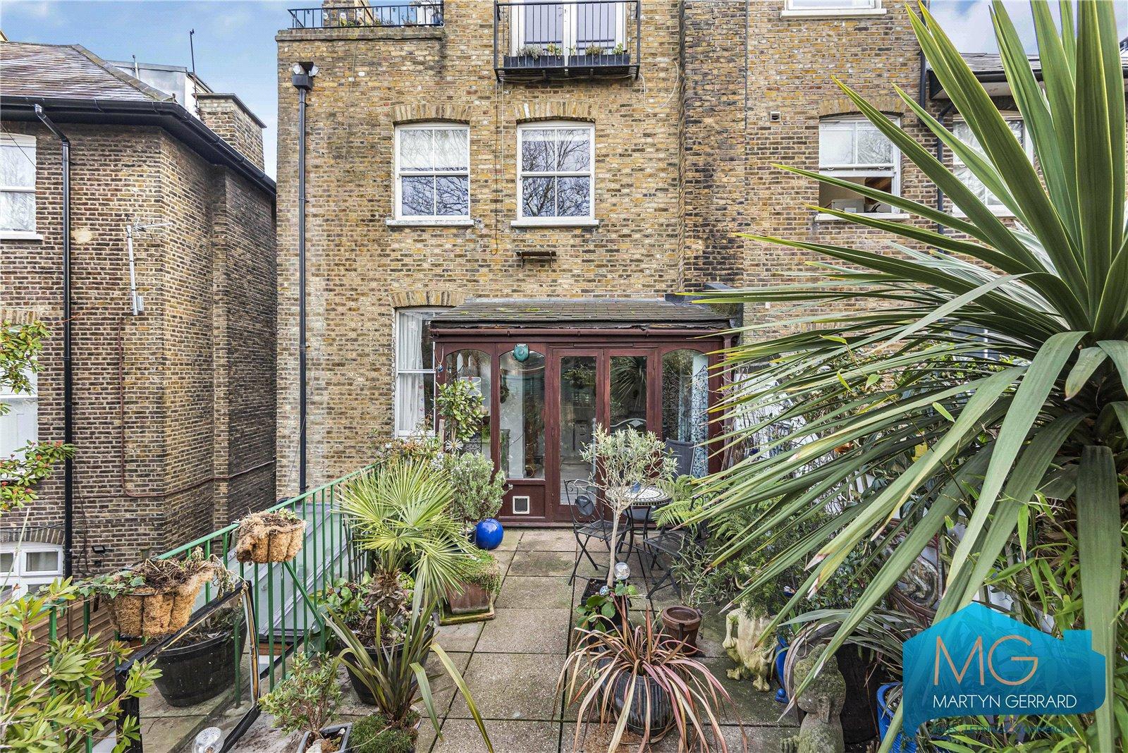 2 bedroom Apartment for sale - Martyn Gerrard