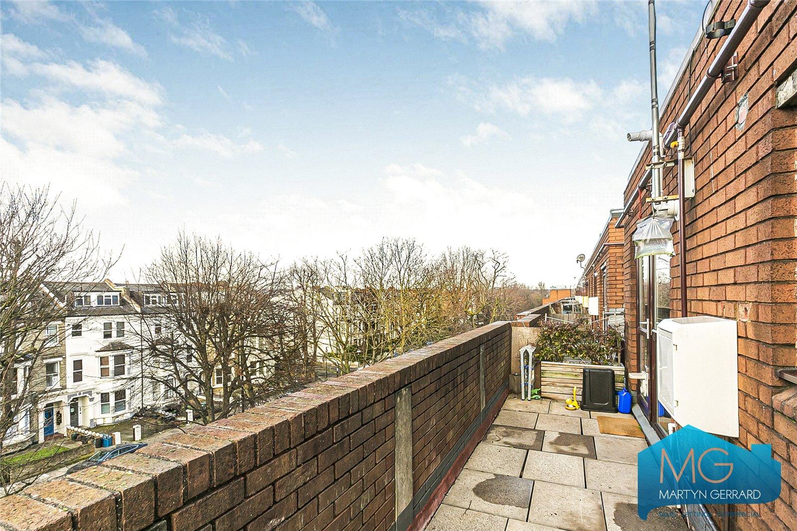 3 bedroom Apartment for sale - Martyn Gerrard