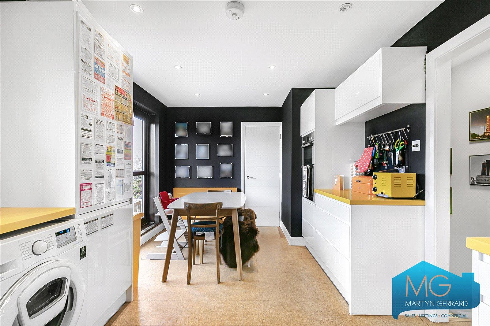 3 bedroom Apartment for sale - Martyn Gerrard