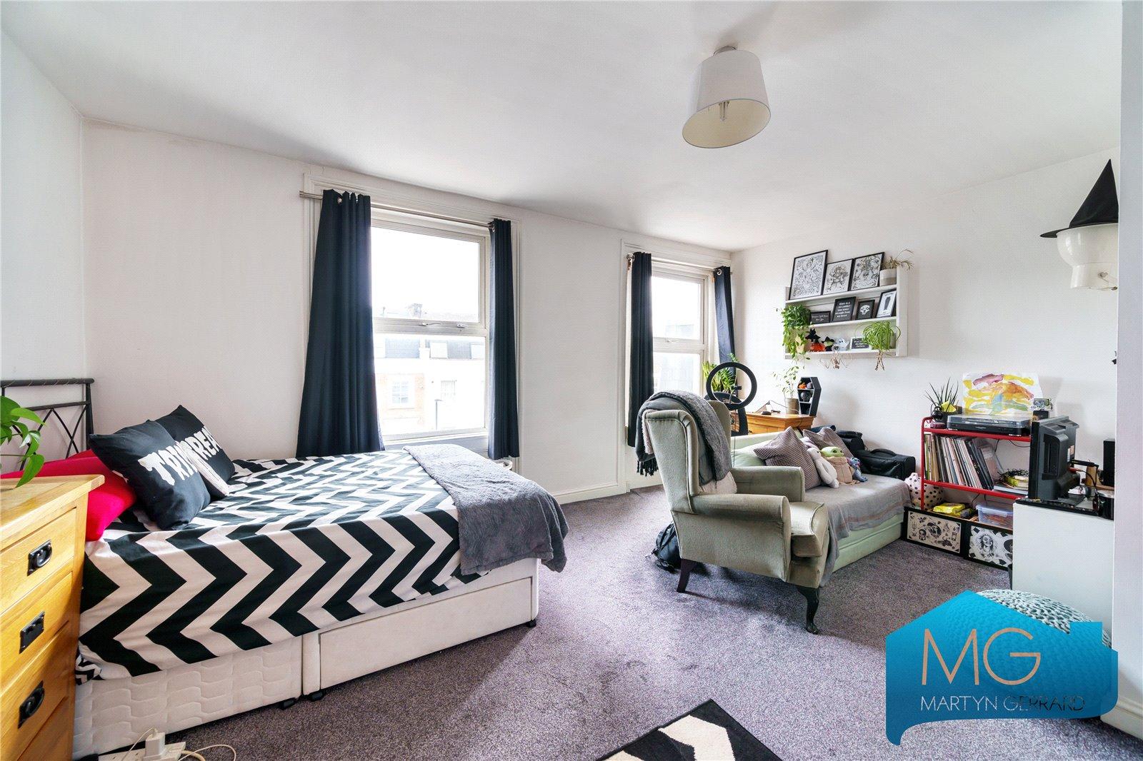 3 bedroom Apartment for sale - Martyn Gerrard