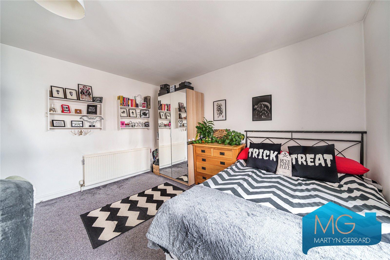3 bedroom Apartment for sale - Martyn Gerrard