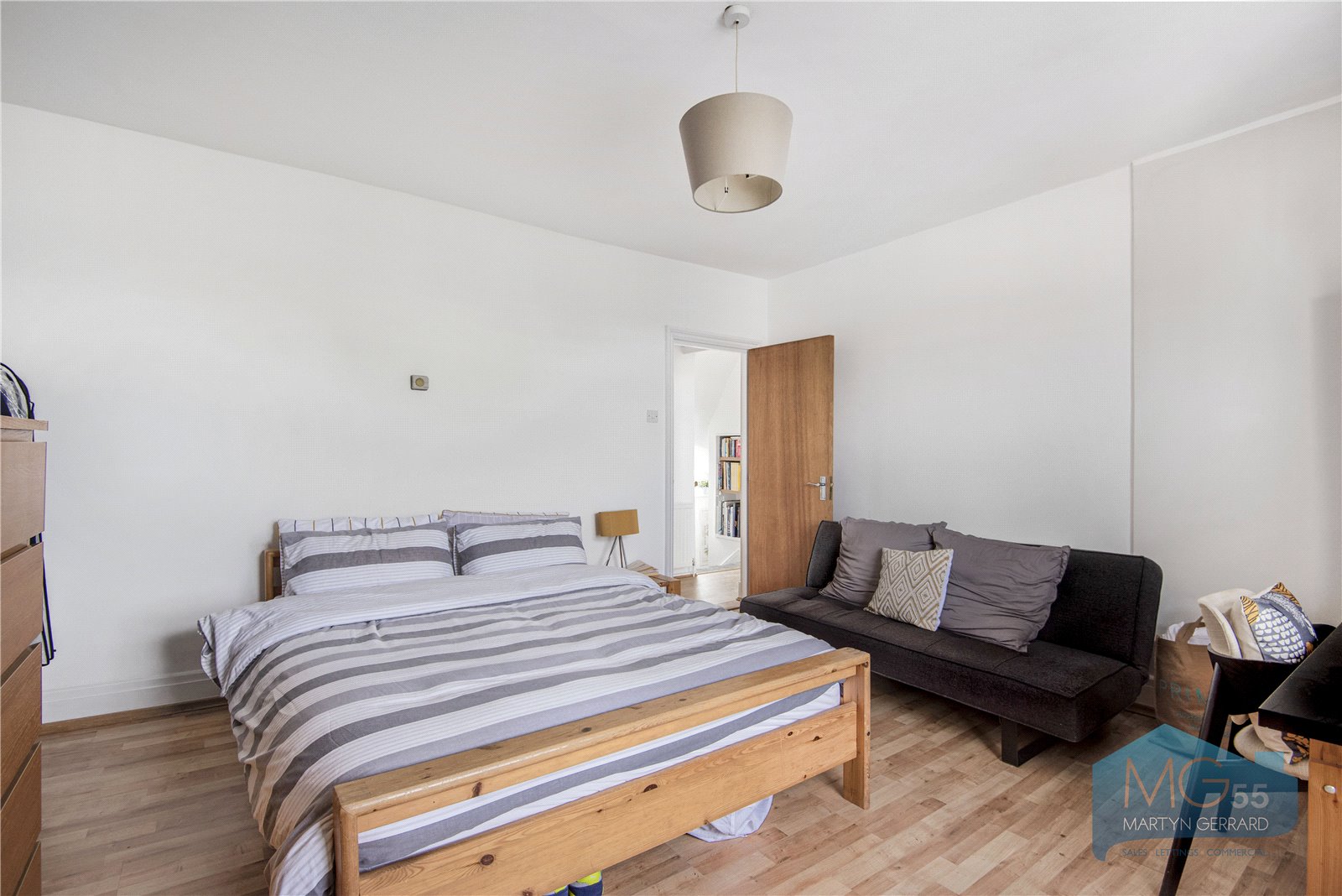 2 bedroom Apartment for sale - Martyn Gerrard