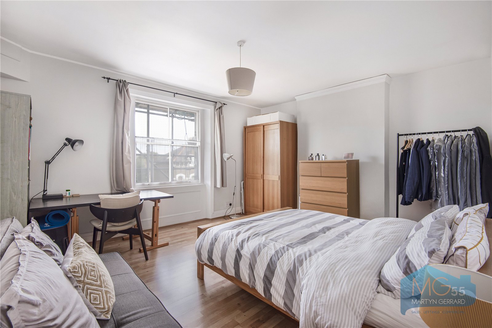 2 bedroom Apartment for sale - Martyn Gerrard