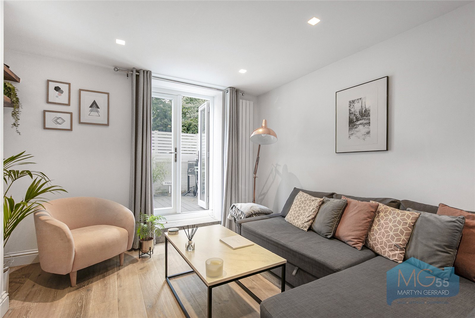 New North Road, Islington, London, N1+  - Martyn Gerrard
