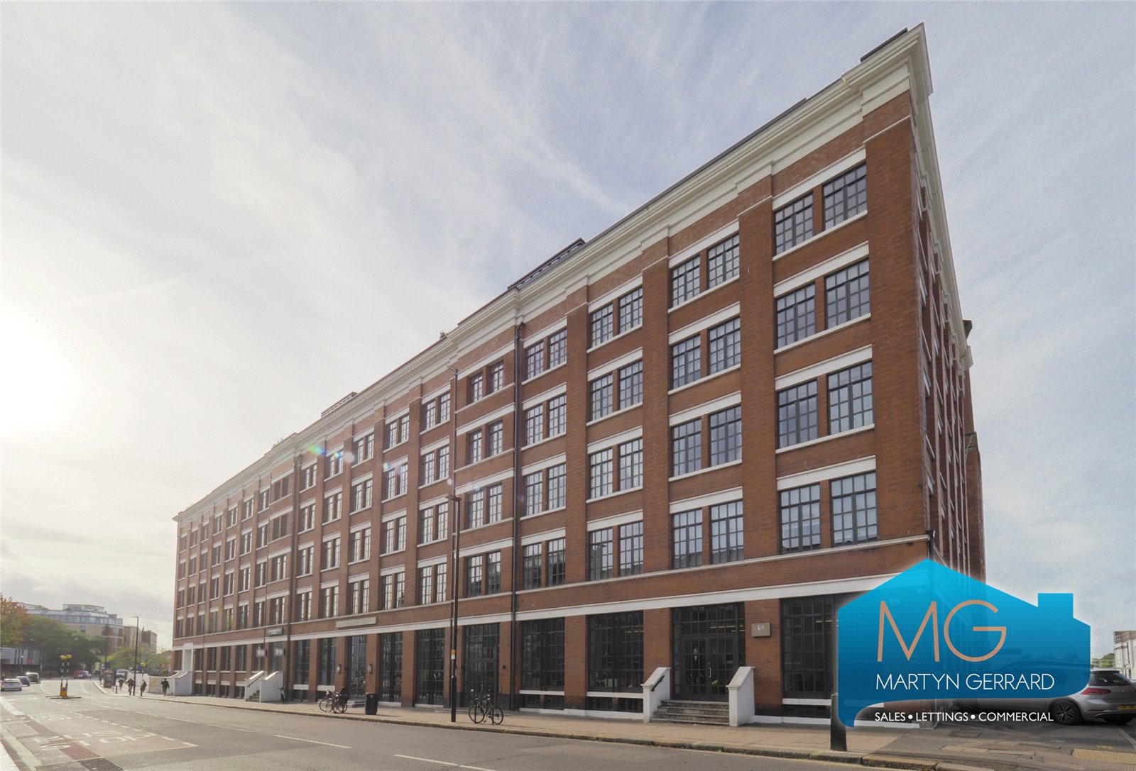 2 bedroom Apartment for sale - Martyn Gerrard