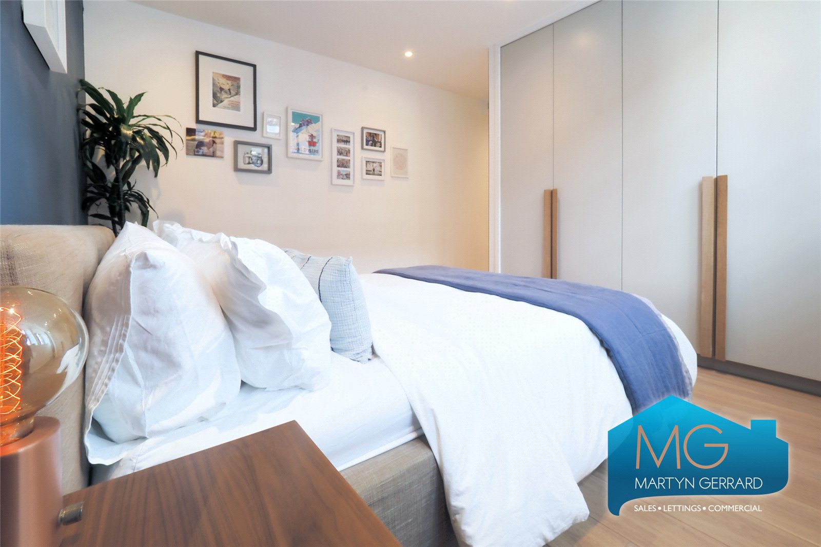 2 bedroom Apartment for sale - Martyn Gerrard